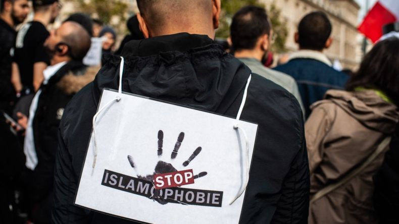 مفوض أممي يحذر من ارتفاع خطاب الكراهية والعنف في العالم