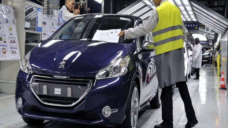 من بينها “رونو” “بيجو” و”سوزوكي”.. منح اعتمادات جديدة لاستيراد السيارات