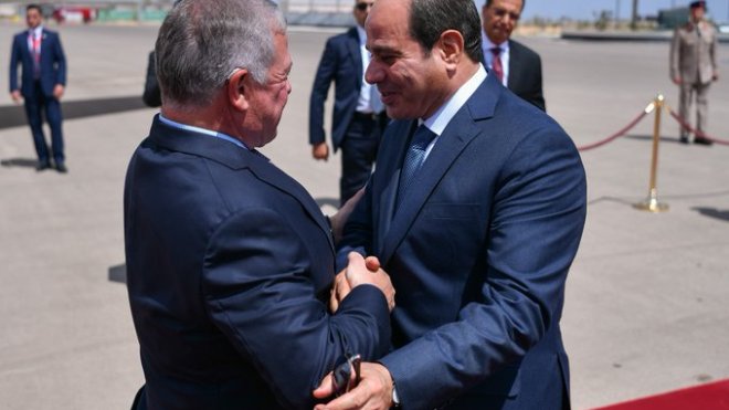 الرئيس المصري وملك الأردن : تهجير الفلسطينيين خط أحمر