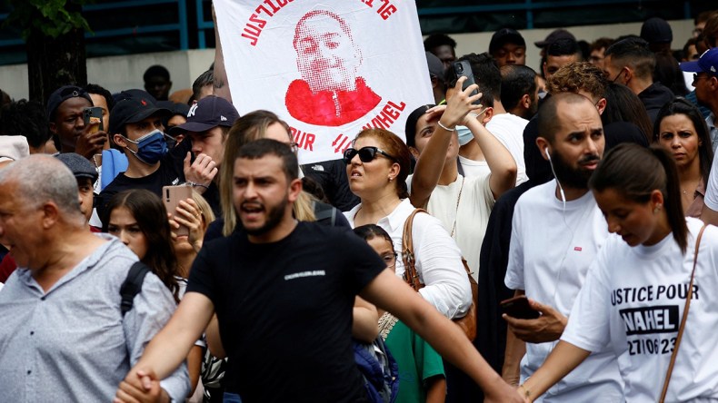 القضاء الفرنسي يطلق سراح الشرطي قاتل الشاب نائل