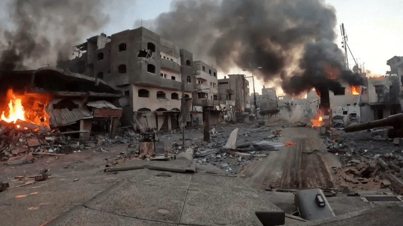 الاحتلال يفجر مستودعا للأدوية والأجهزة داخل مستشفى الشفاء