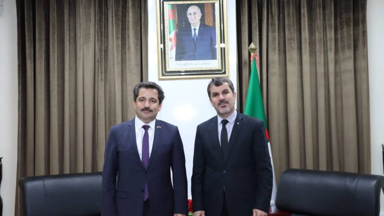 مباحثات جزائرية تركية حول الشراكة في مجال الصيد البحري