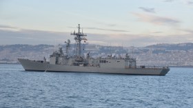 الفرقاطة الإسبانية سانتا ماريا ترسو بميناء الجزائر