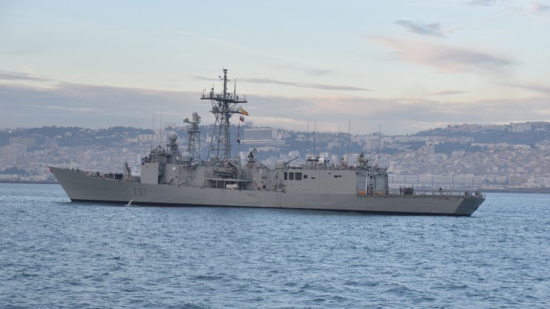 الفرقاطة الإسبانية سانتا ماريا ترسو بميناء الجزائر