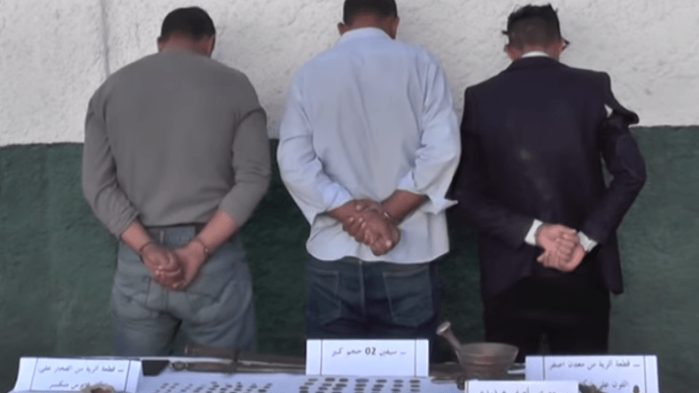 عين الدفلى : الإطاحة بشبكة تهريب واسترجاع 200 قطعة أثرية