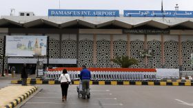 غارة صهيونية تستهدف سوريا وتتسبب في خروج مطار دمشق من الخدمة