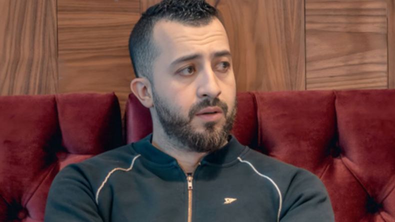 أنس تينا لمجلة “الشروق العربي”: فيديو “وين بيها” نجح لأنه يُمثل الواقع المُر الذي سئم منه أغلبية الشعب الجزائري !!