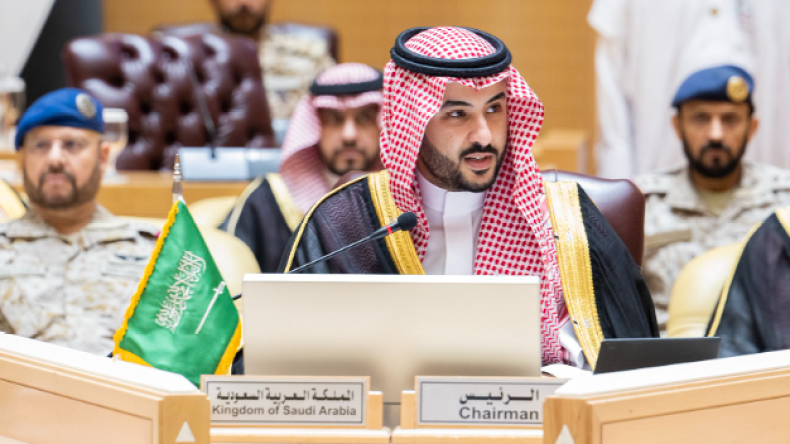 وزير الدفاع السعودي في بريطانيا