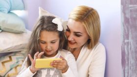 هل يمكن للخالة أن تعوض الوالدة؟