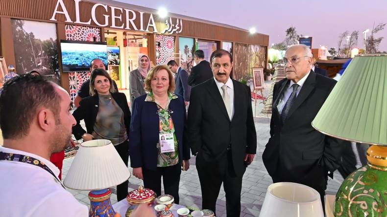عطاف يزور جناح الجزائر بمعرض إكسبو 2023 للبستنة في قطر