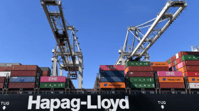 أسعار النفط تتراجع بعد عودة حركة الشحن إلى البحر الأحمر