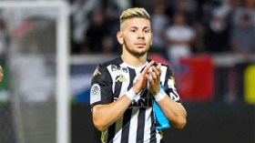 الزمالك يعرض 900 ألف دولار راتبا سنويا على الملالي