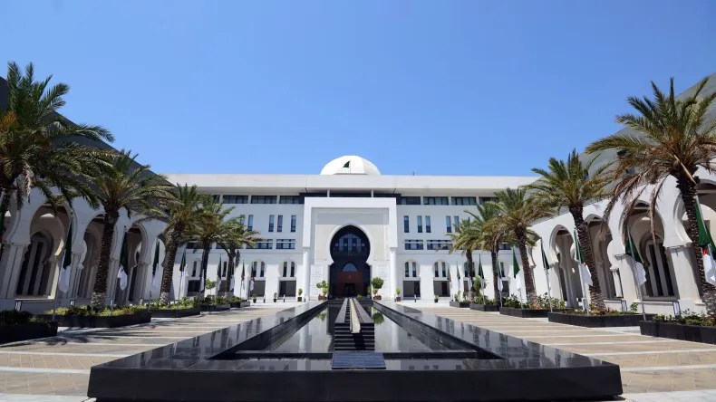 Le personnel du MAE présente ses condoléances au ministre Attaf suite au décès de son fils