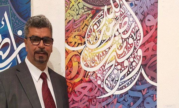 Un artiste algérien reçoit le premier diplôme de l’histoire de la calligraphie du Monde arabe