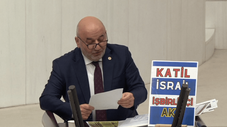 بالفيديو.. وفاة نائب تركي بعد خطاب ناري ضد إسرائيل