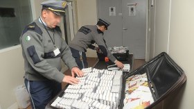 مهلوسات تهرب إلى الجزائر عن طريق علب شكولاطة وبسكويت