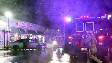 Une voiture percute un véhicule du cortège de Joe Biden (VIDEO)