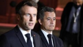 ماكرون يرفض استقالة دارمانان بعد فشله في تمرير قانون الهجرة