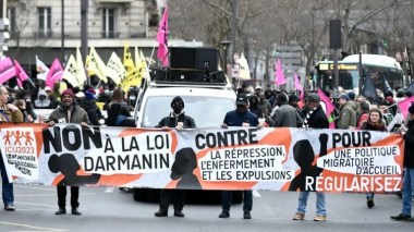 Loi immigration: “victoire idéologique”, selon Marine Le Pen, “texte de la honte”, pour la gauche