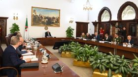 الرئيس تبون يترأس الاجتماع التحضيري لقمة الدول المصدرة للغاز