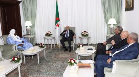 الرئيس تبون يستقبل إمام الطريقة الكنتية لمالي