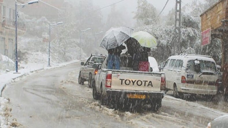 “الشروق” تنقل ابتهاج أهل الهضاب العليا بتساقط الثلوج