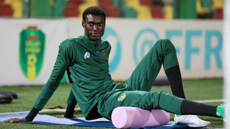 مُنافس “الخضر” جلب حارسا بِطول يقترب من المِترَين!