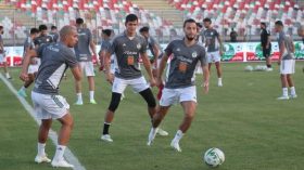 سفير الجزائر بِكوت ديفوار يُوضّح بِخصوص مقرّ إقامة “الخضر”