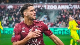 جائزة لِمُدافع “الخضر”