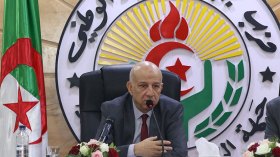 بن مبارك أمام أول تحدّ لاختيار مكتبه السياسي