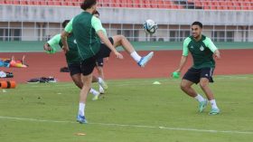 لاعب جزائري يُعلن عن مشاركته في “الكان”