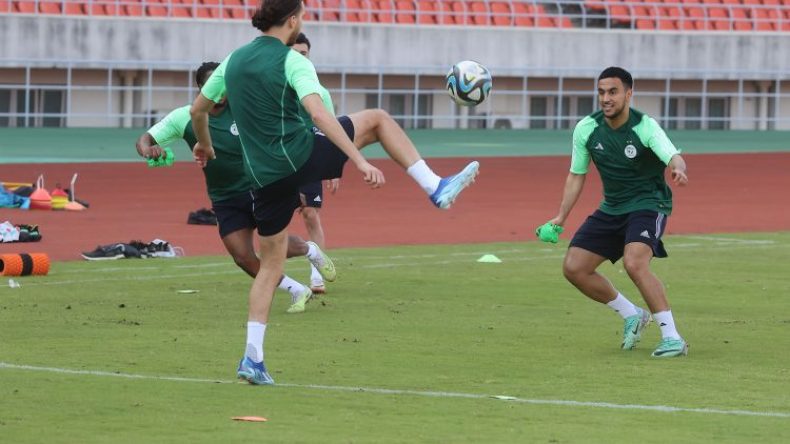 لاعب جزائري يُعلن عن مشاركته في “الكان”