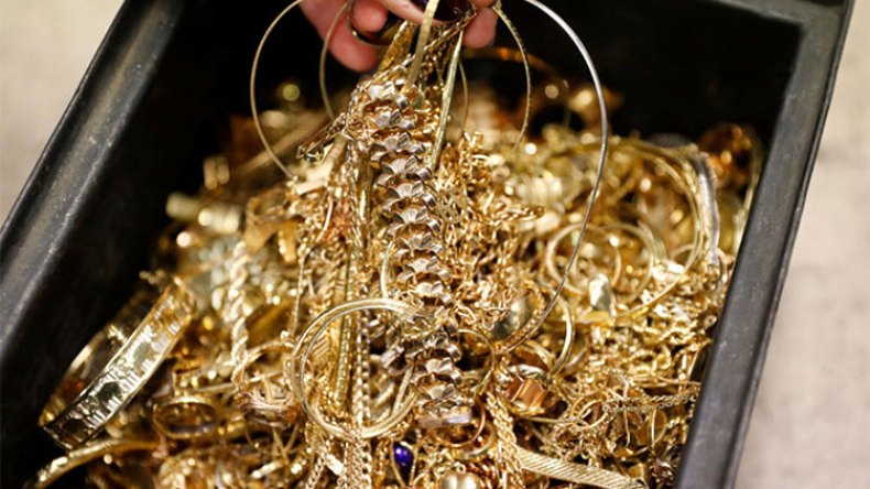 أب لطفلين يقتل زوجة أخيه ويسرق مجوهراتها في بومرداس