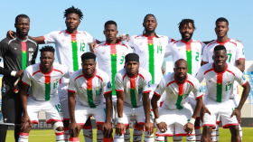 منافس المنتخب الوطني في “الكان” يكشف عن قائمة لاعبيه