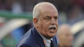 بِعمر 77 سنة.. سعدان يُطارد أسمى شهادات التدريب