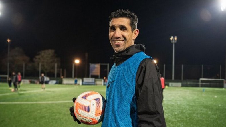 أكرور بِعمر 49 سنة يُؤهّل فريقه في كأس فرنسا