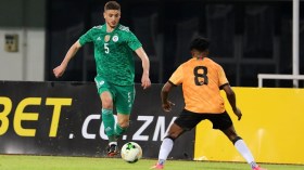 مدافع أيسر.. أحد الحلول المُتاحة أمام بلماضي