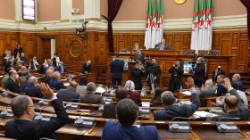 هذه حالات تجريد السيناتور من مقعد مجلس الأمة