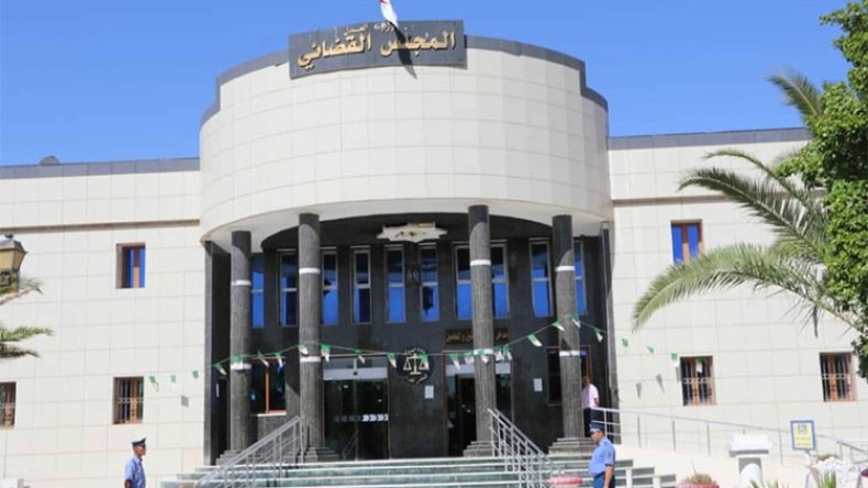 الإعدام لشرطي قتل زوجته وثلاثة من عائلتها بالمسيلة