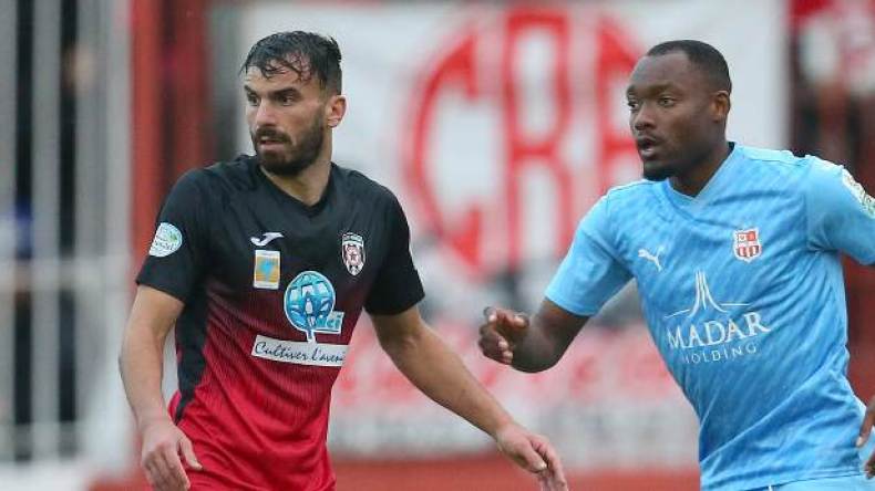 “الفاف” تُوضّح بِخصوص سوق انتقالات اللاعبين