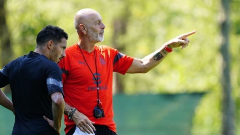 ماذا طلب مدرب الميلان من بلماضي؟