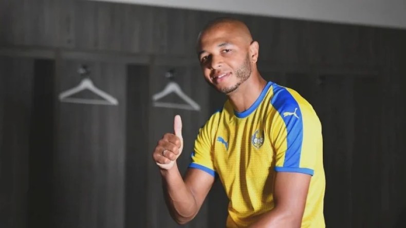 بِالفيديو: براهيمي هدّافا وبولحية يستلم جائزة أحسن لاعب