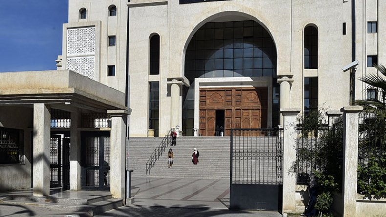 تأجيل محاكمة شبكة “البزنسة” بعقارات الأحياء الراقية والتجارية بالعاصمة