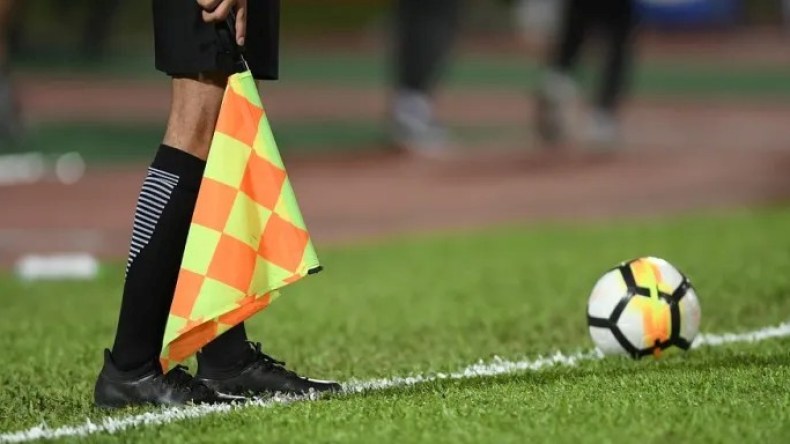 بِالفيديو: “الفاف” تستدعي حكّام مباراة بن عكنون وبلوزداد