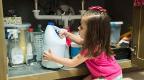 تسممات للأطفال داخل المنازل بسبب تهاون الأولياء