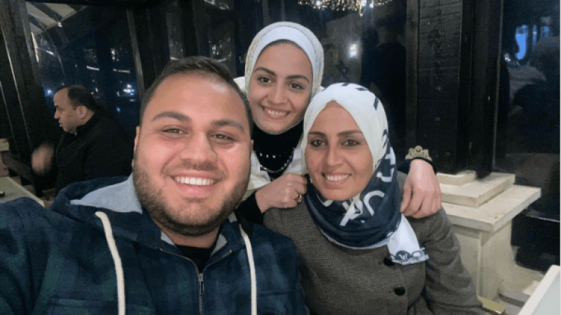 فيديو مؤثر لابنة وائل الدحدوح وهي ترثي شقيقها حمزة وتخاطب والدتها الشهيدة!