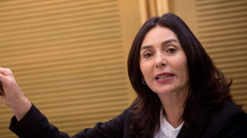 وزيرة إسرائيلية تتلقى آلاف رسائل التهديد عبر هاتفها من هذه الدولة الإسلامية!