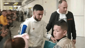 آدم وناس: “نطمح للتتويج بـالكان وإسعاد الشعب الجزائري”