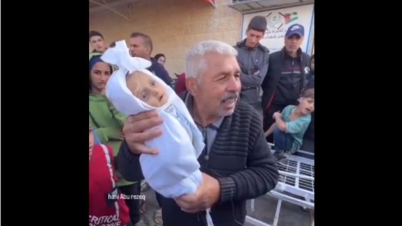 فيديو رضيع فلسطيني يهز العالم والاحتلال يقول بأنه مجرد دمية!