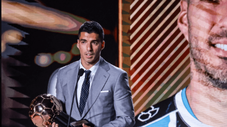 سواريز يتوج بجائزة أفضل لاعب في الدوري البرازيلي